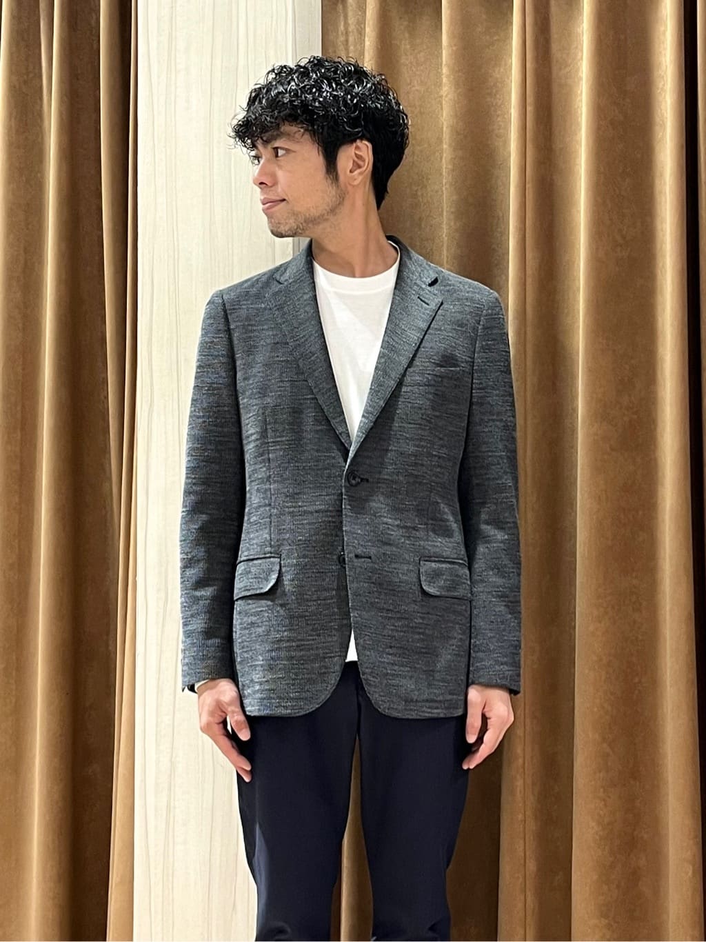 URAさんの「TAKEO KIKUCHI｜【全7サイズ&times;8色展開！】トップマルチヘリンボン パンツ」を使ったコーディネート