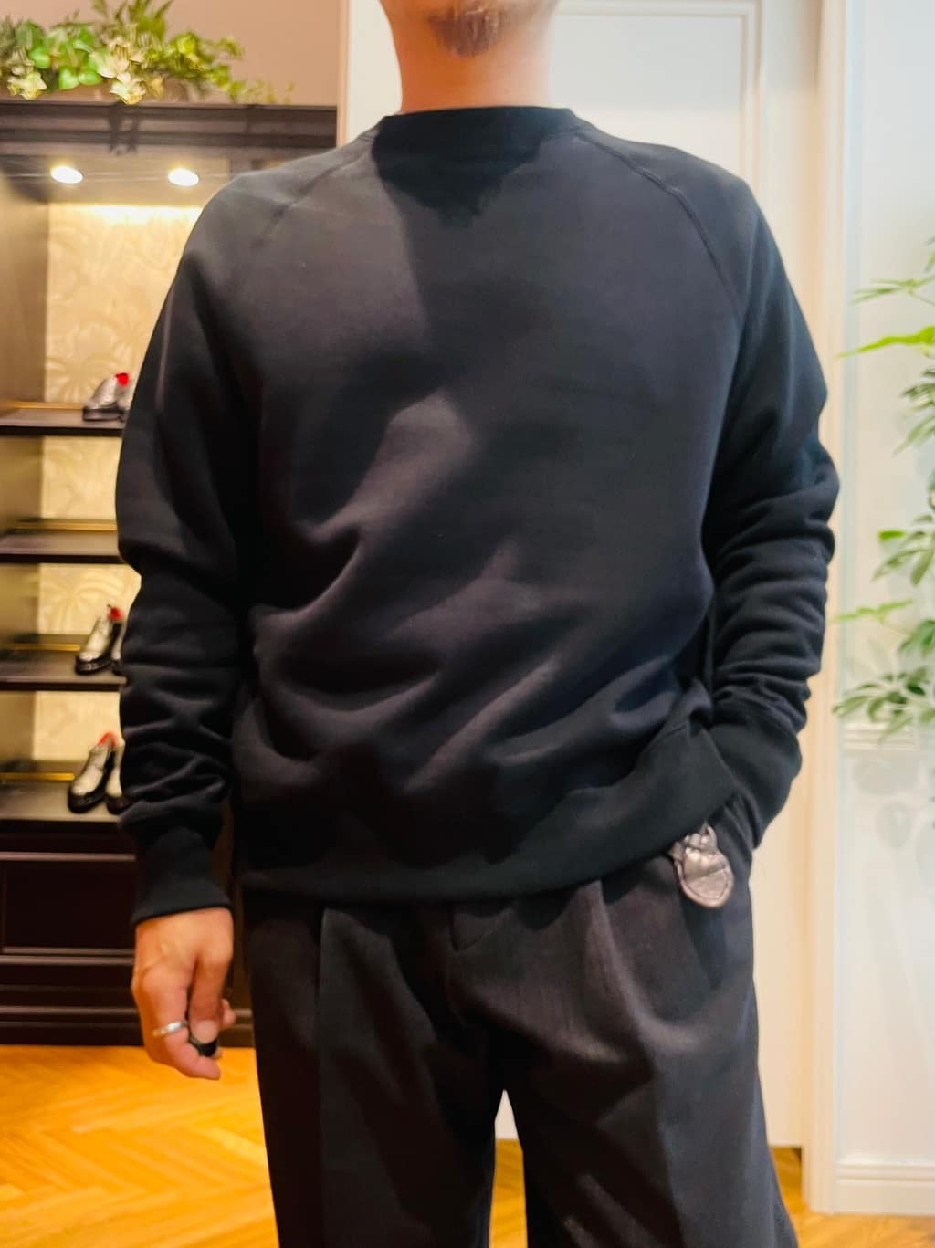 鶴田大士さんの「DRESSTERIOR｜【干場義雅&times;DRESSTERIOR】バックフリース プルオーバー」を使ったコーディネート