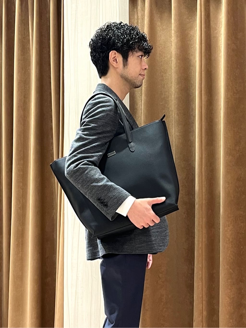 URAさんの「TAKEO KIKUCHI｜【全7サイズ&times;8色展開！】トップマルチヘリンボン パンツ」を使ったコーディネート