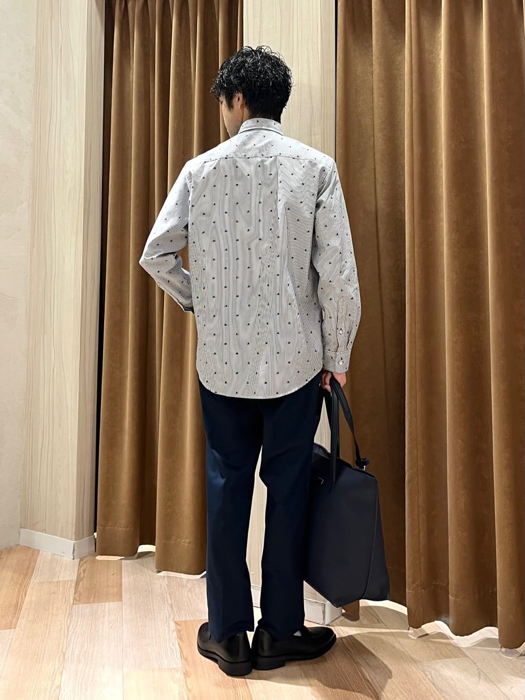 URAさんの「TAKEO KIKUCHI｜ハットモチーフ ジャカード ストライプ シャツ」を使ったコーディネート
