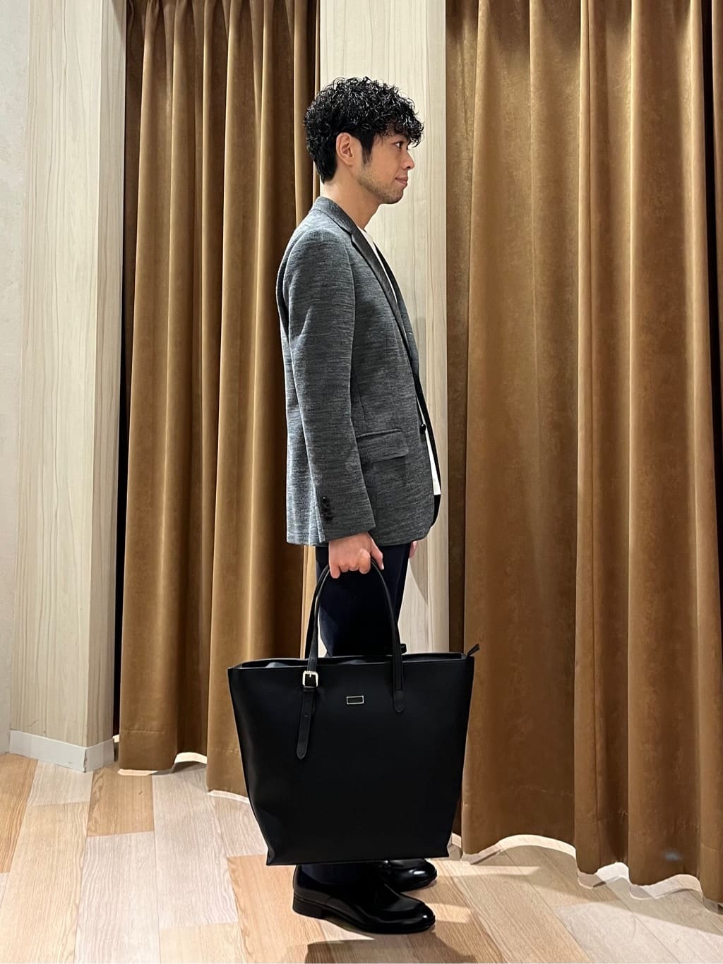 URAさんの「TAKEO KIKUCHI｜【全7サイズ&times;8色展開！】トップマルチヘリンボン パンツ」を使ったコーディネート