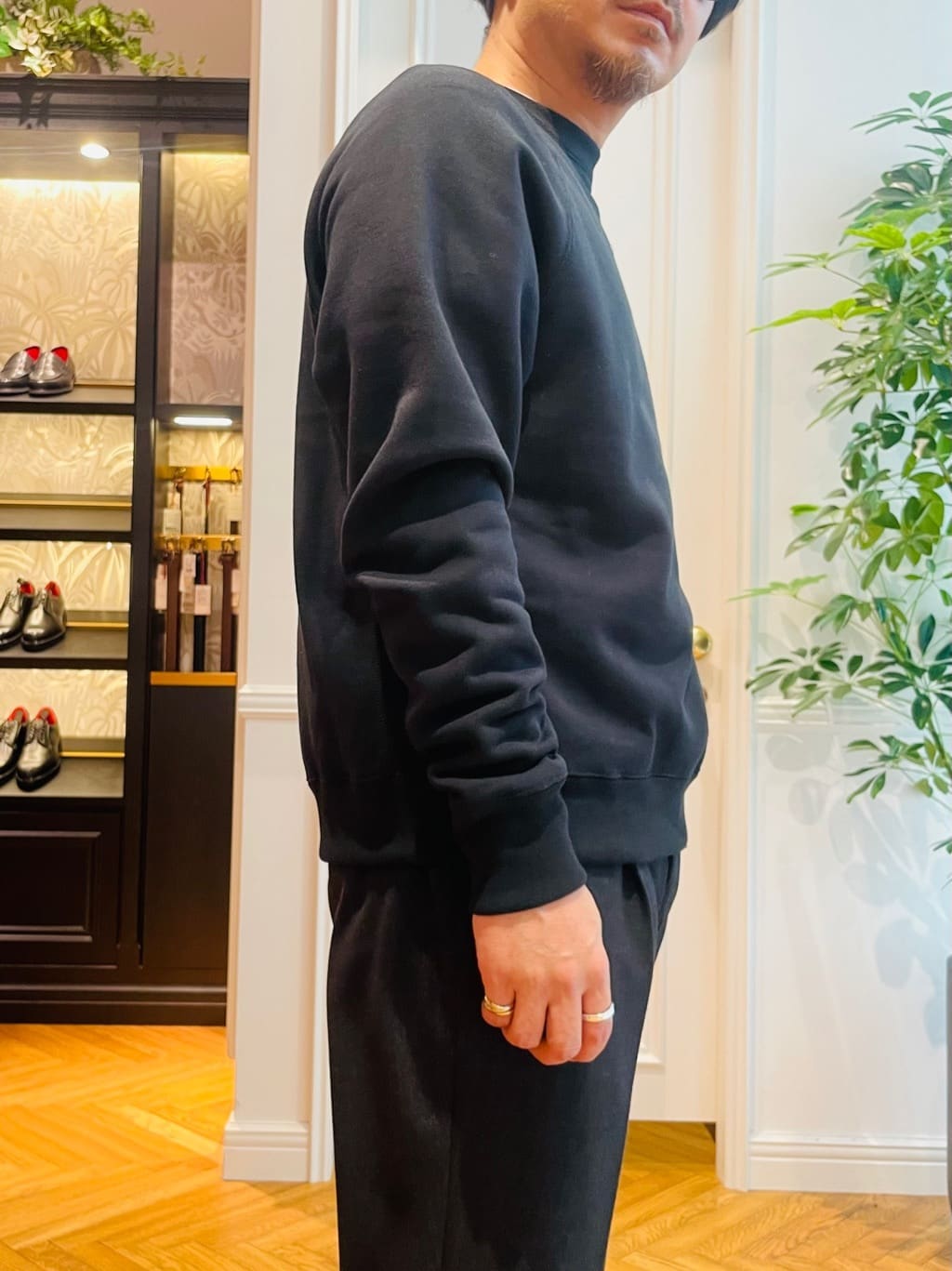 鶴田大士さんの「DRESSTERIOR｜【干場義雅&times;DRESSTERIOR】バックフリース プルオーバー」を使ったコーディネート