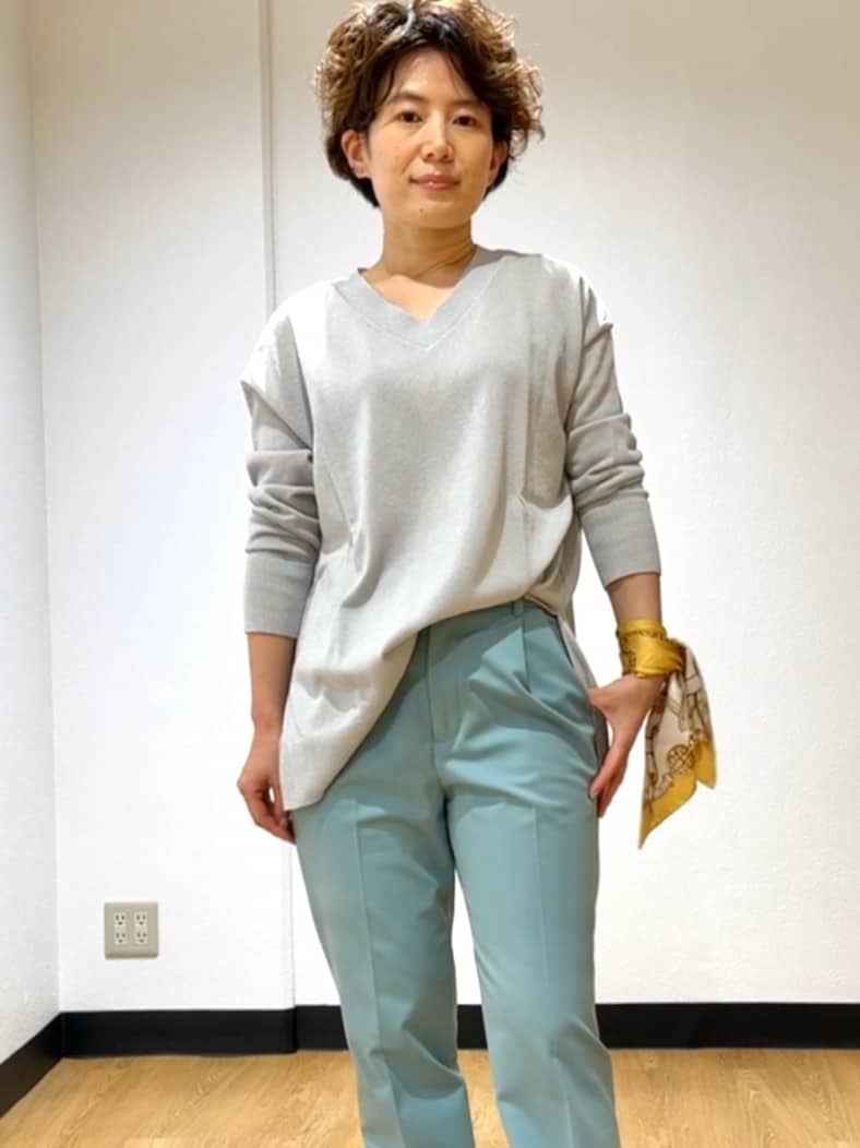 MAYUMIさんの「UNTITLED｜【手洗い／58cm正方形】ベルトプリントスカーフ」を使ったコーディネート