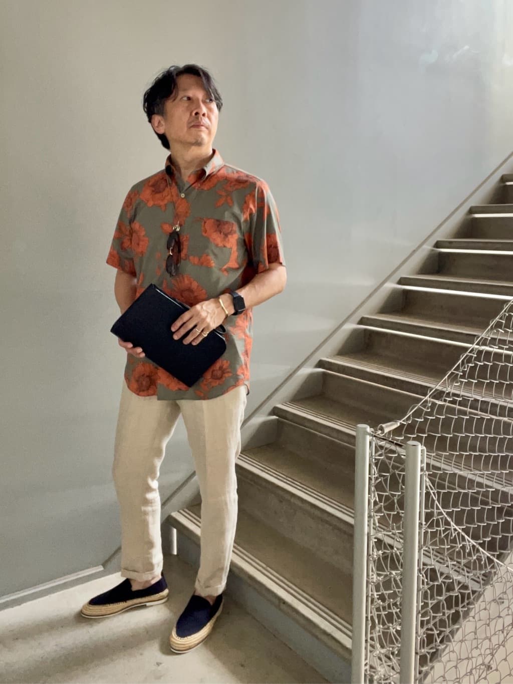 デザイナーTAKEman さんの「TAKEO KIKUCHI｜【冠婚葬祭】ブラックレザー クラッチバッグ」を使ったコーディネート