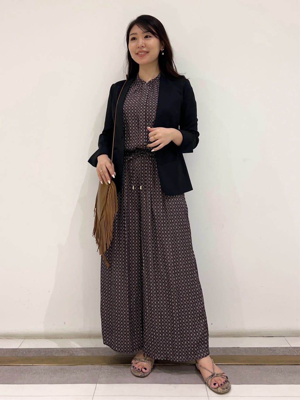 YURIさんの「UNTITLED｜【洗える通勤スーツ】レジェールギャバ　ストレッチカラーレスジャケット」を使ったコーディネート