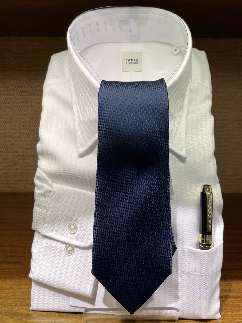 iwさんの「TAKEO KIKUCHI｜【Made in JAPAN】ドビーストライプ ドレス シャツ」を使ったコーディネート