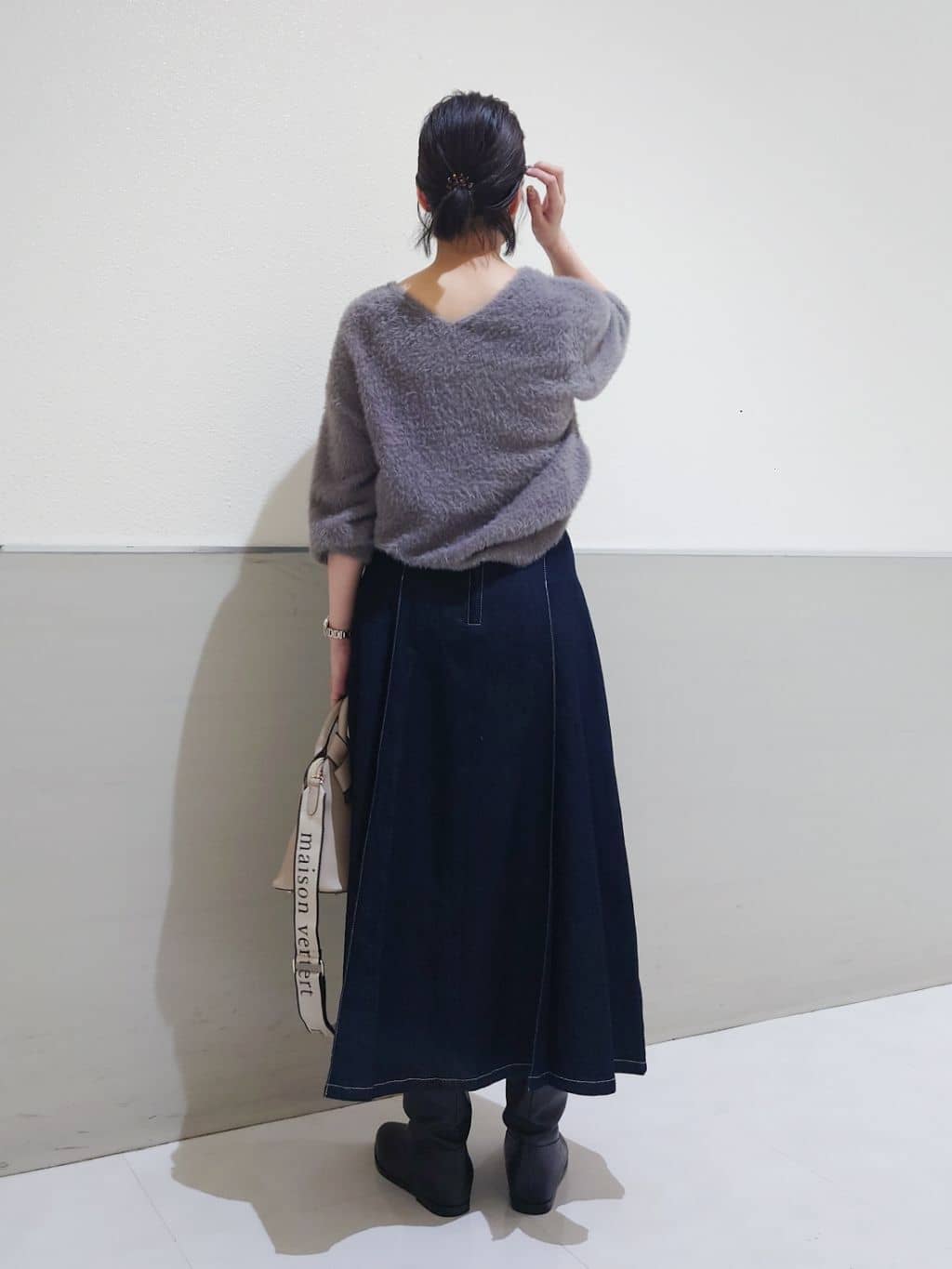 maruさんの「THE SHOP TK｜シーズンレスで使える デニムタックスカート/洗える」を使ったコーディネート