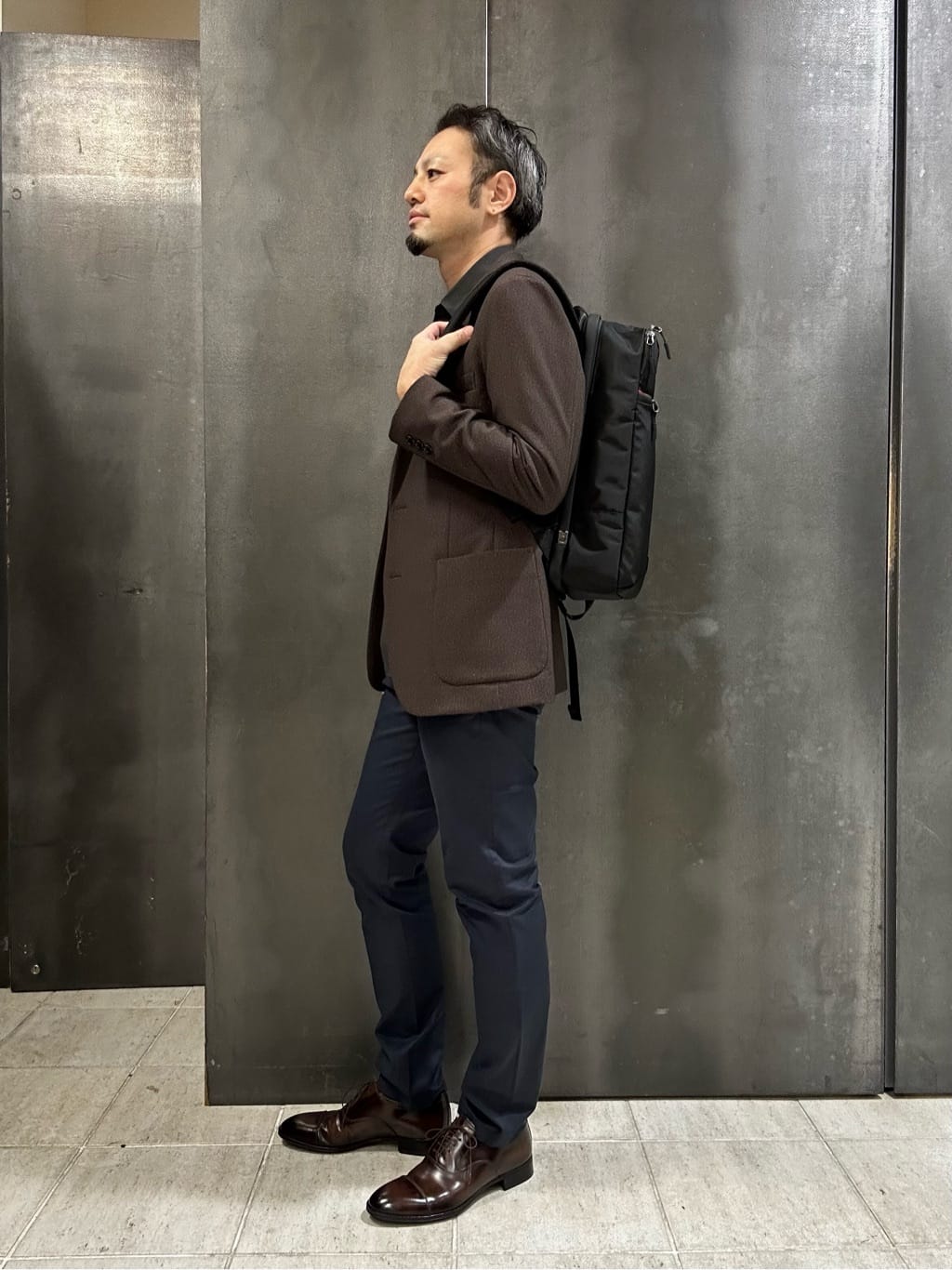 coheyさんの「TAKEO KIKUCHI｜【全7サイズ&times;8色展開！】トップマルチヘリンボン パンツ」を使ったコーディネート