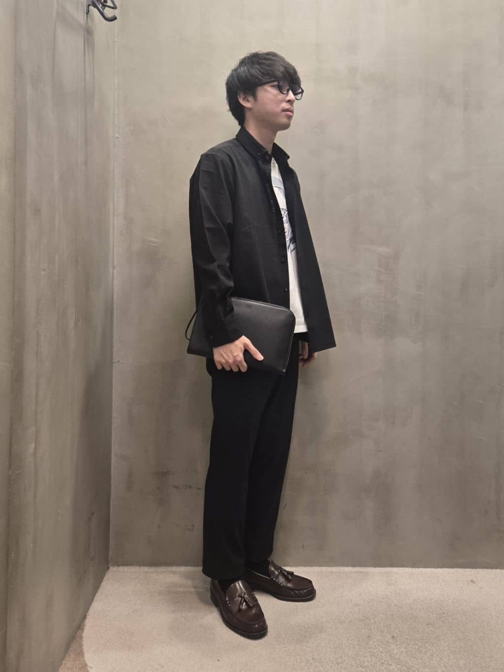 白木駆さんの「TAKEO KIKUCHI｜【ONOFF対応】TRダブルニット ストレッチパンツ」を使ったコーディネート