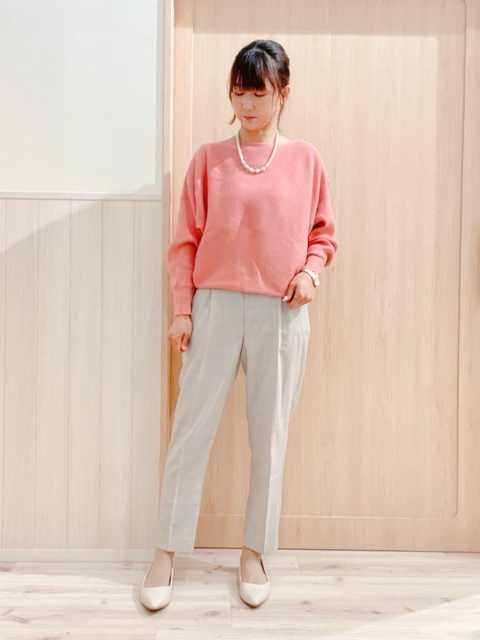 モカさんの「SHOO･LA･RUE｜【洗える/SS-3L】すっきりキレイにかっこよく 大人のテーパードパンツ」を使ったコーディネート