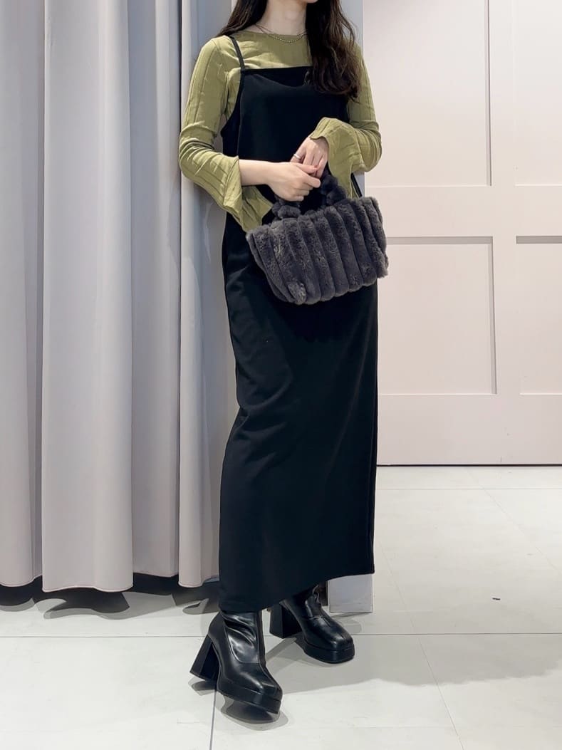 RINAさんの「ESPERANZA｜2WAY トート ショルダーバッグ ファー」を使ったコーディネート