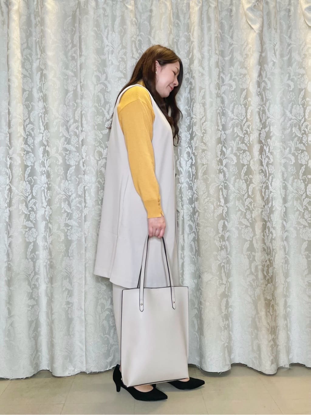 Ayaさんの「SHOO･LA･RUE｜【通勤/デイリー/セットアップ可】マルチに使える カットジョーゼット ワイドパンツ」を使ったコーディネート