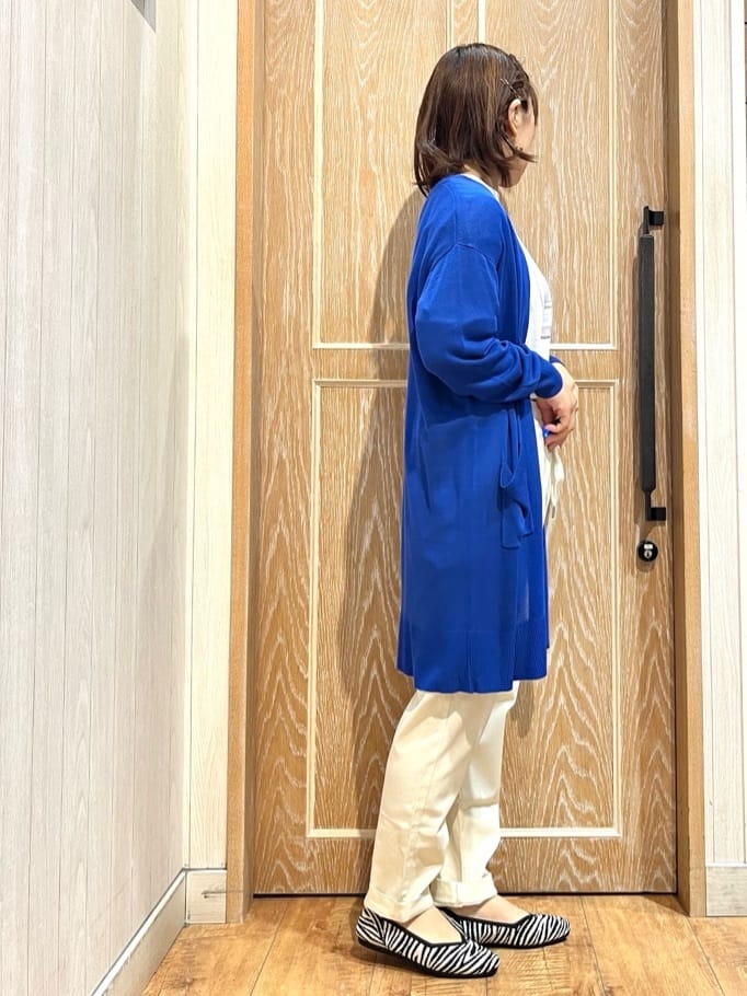 meiさんの「SHOO･LA･RUE｜【SS-3L/無理せずスリム】 ぐんぐん伸びる イージーテーパードパンツ」を使ったコーディネート