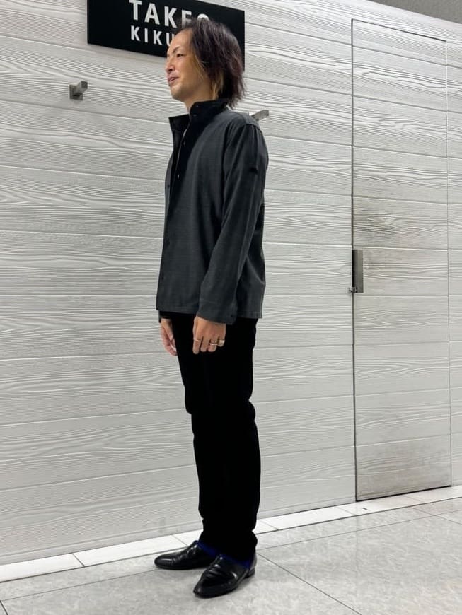井出恭輔さんの「TAKEO KIKUCHI｜【Sサイズ～】ストレッチ デニム パンツ」を使ったコーディネート