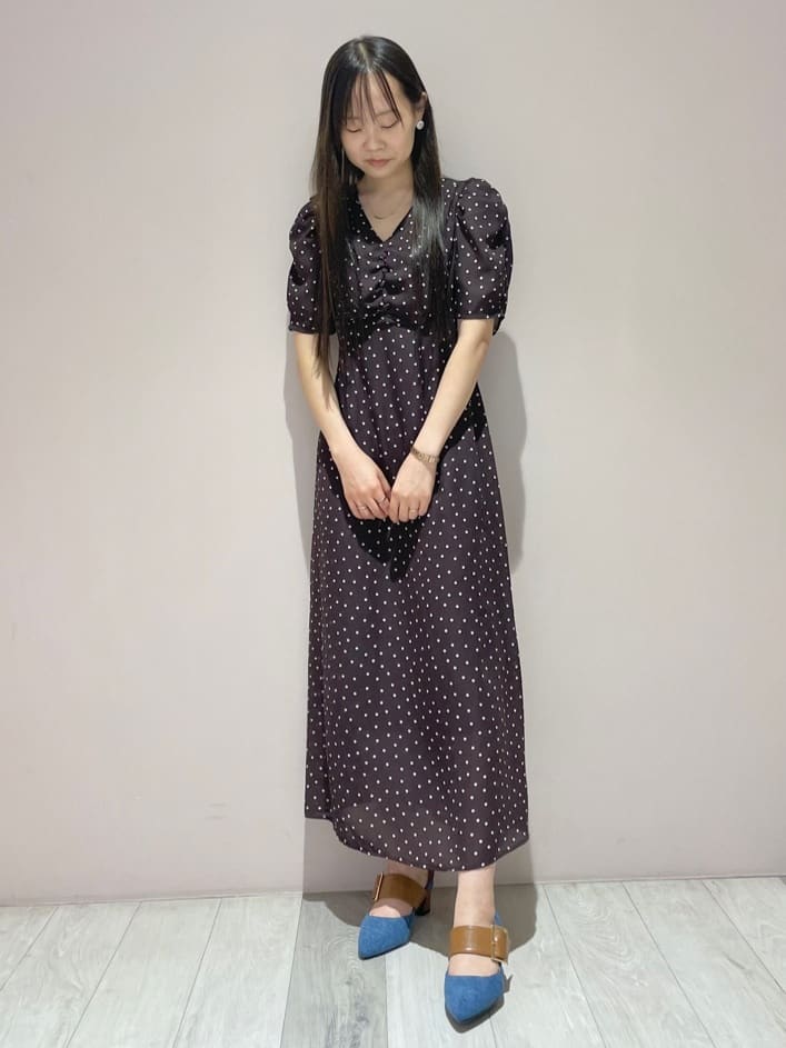 azusaさんの「ESPERANZA｜バックルベルトバックストラップパンプス」を使ったコーディネート
