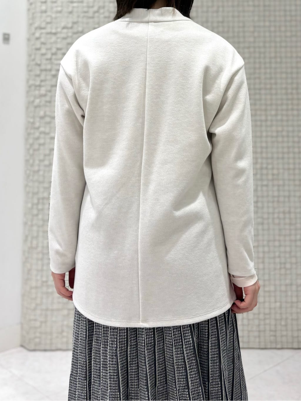sakuさんの「INDIVI｜【セレモニーにおすすめ！】パール調トップネックレス」を使ったコーディネート