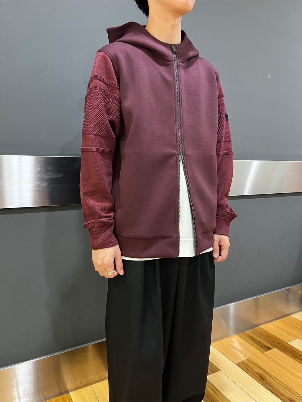 yutoさんの「TAKEO KIKUCHI｜【抗菌防臭／5サイズ展開】ハイゲージポンチ Tシャツ」を使ったコーディネート