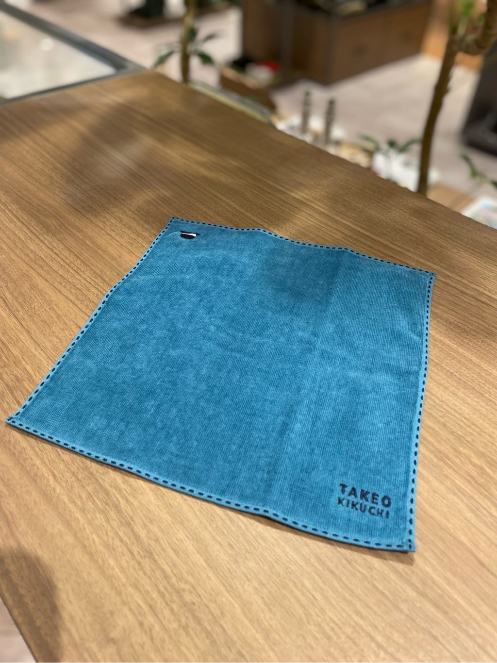 コウノ モトヤさんの「TAKEO KIKUCHI｜【Made in JAPAN】タオルハンカチ」を使ったコーディネート