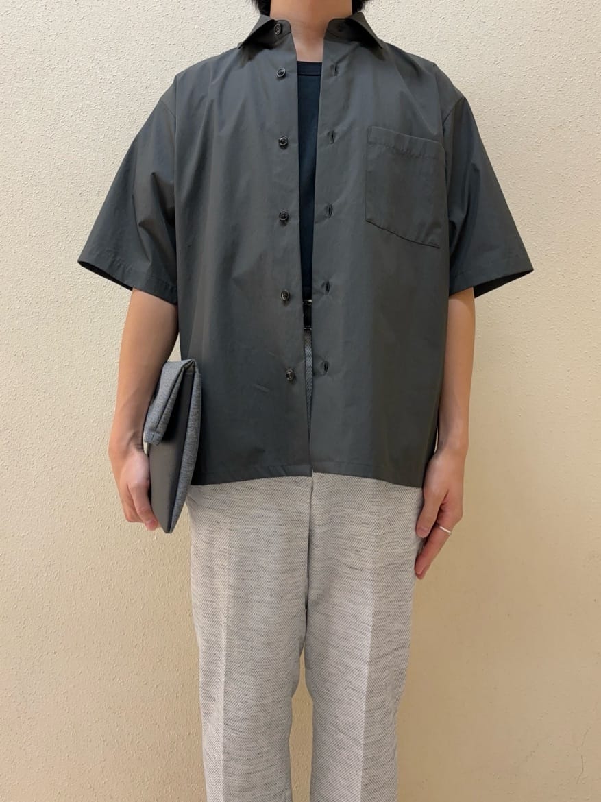 及川さんの「TAKEO KIKUCHI｜【尾州織】リネンブレンド メッシュパンツ」を使ったコーディネート
