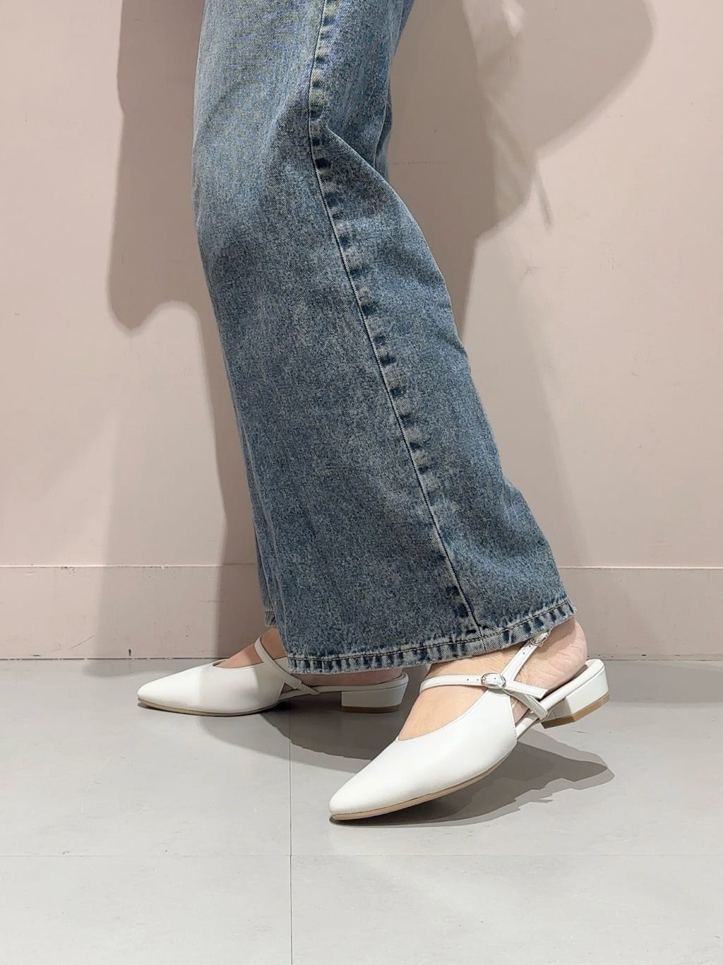RINAさんの「ESPERANZA｜バックストラップフラットパンプス」を使ったコーディネート