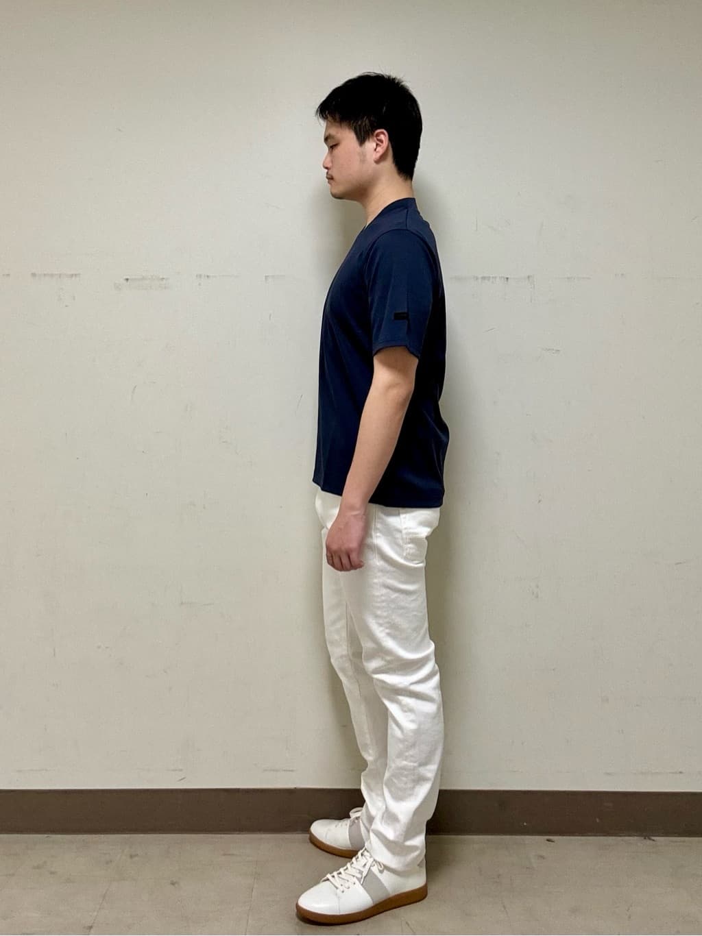 中村さんの「TAKEO KIKUCHI｜【Sサイズ～】ストレッチ デニム パンツ」を使ったコーディネート