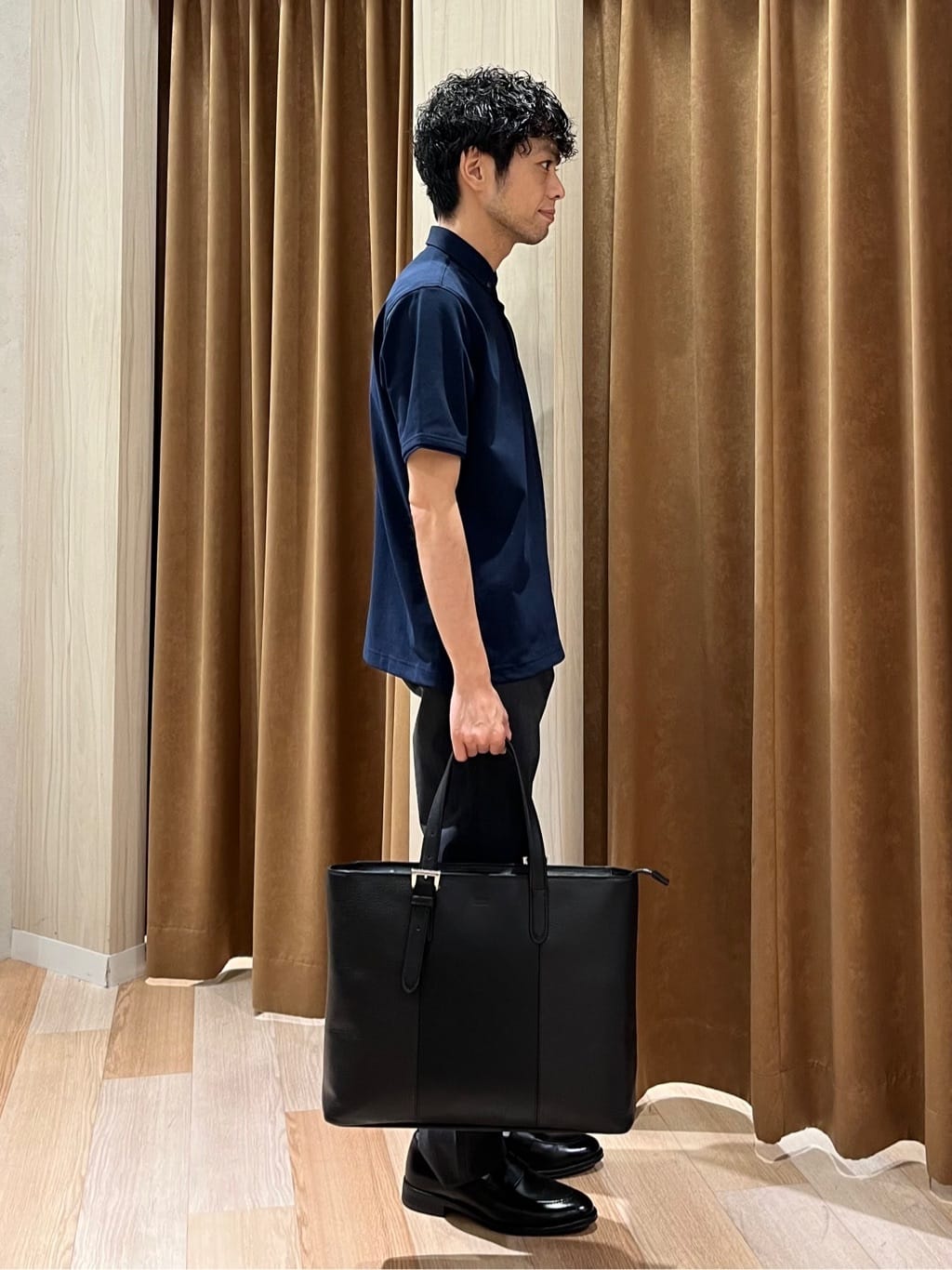 URAさんの「TAKEO KIKUCHI｜【全7サイズ&times;8色展開！】トップマルチヘリンボン パンツ」を使ったコーディネート