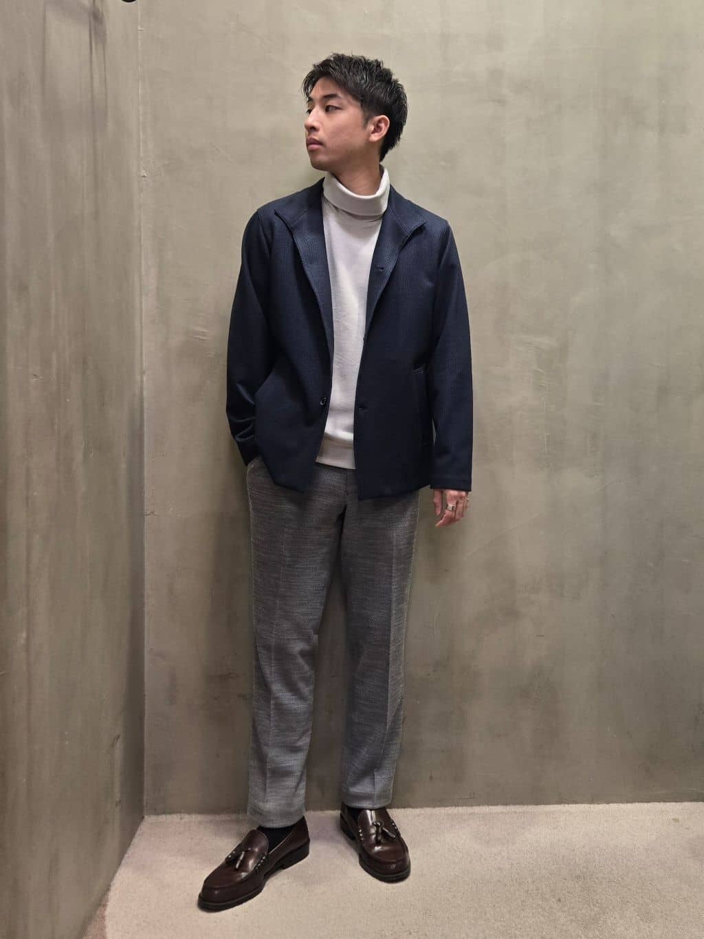 白木駆さんの「TAKEO KIKUCHI｜【DOWN FABRIC】ダウンファブリック スタンドカラーブルゾン」を使ったコーディネート