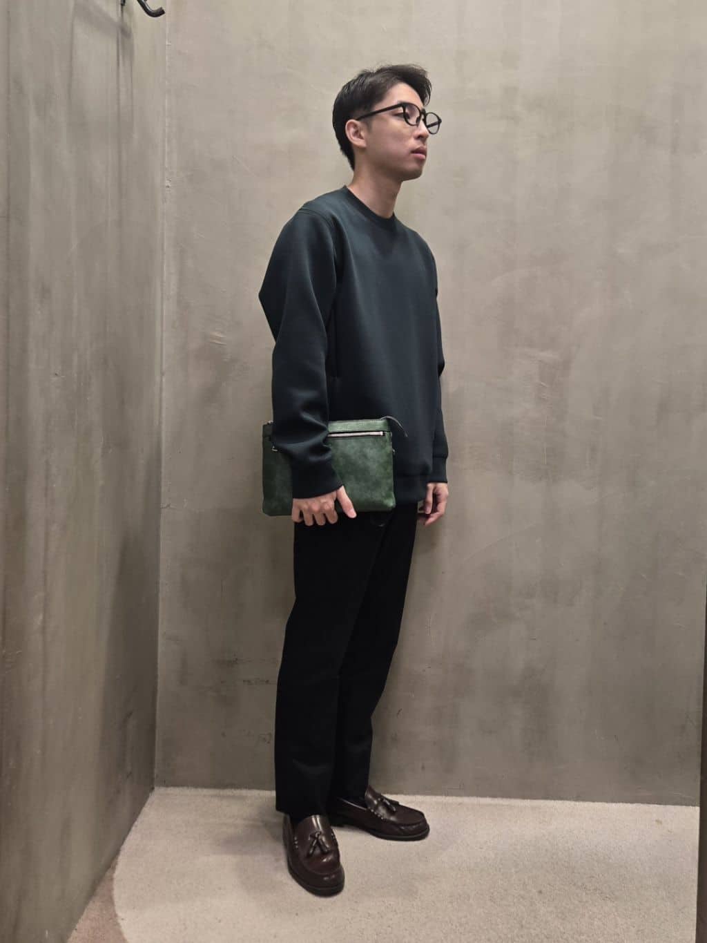 白木駆さんの「TAKEO KIKUCHI｜【オフィスカジュアル対応】ドレス チノパンツ」を使ったコーディネート