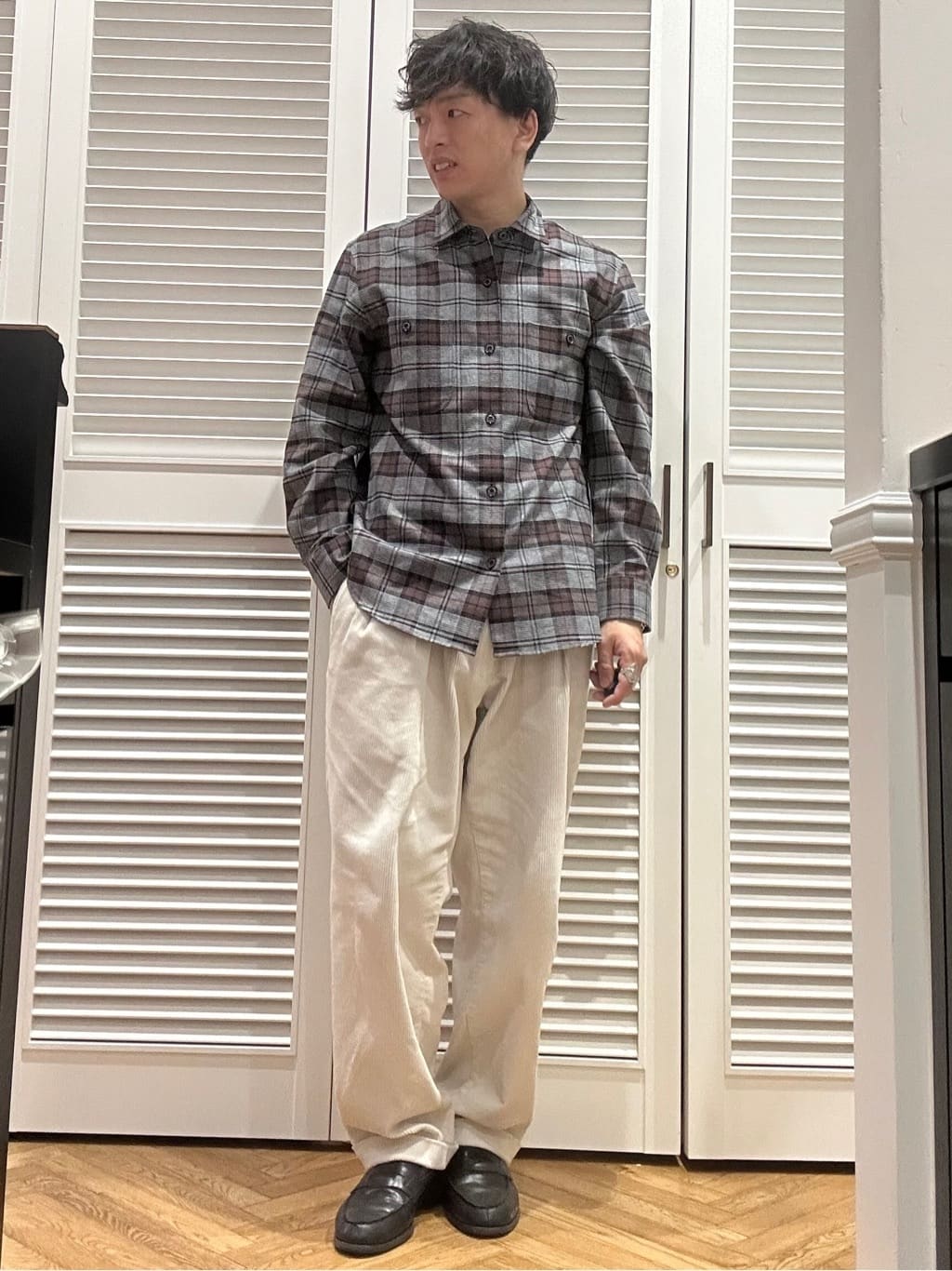 須田　慎二郎さんの「DRESSTERIOR｜【撥水加工/Safari5月号掲載】ローファー」を使ったコーディネート