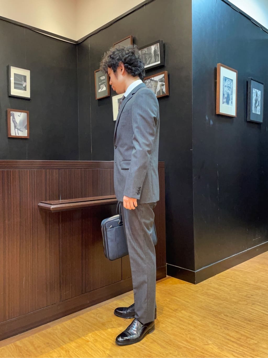 KEIさんの「TAKEO KIKUCHI｜【ナローモデル】シャイニー ヘリンボン ストライプ スーツ/3ピース対応可」を使ったコーディネート