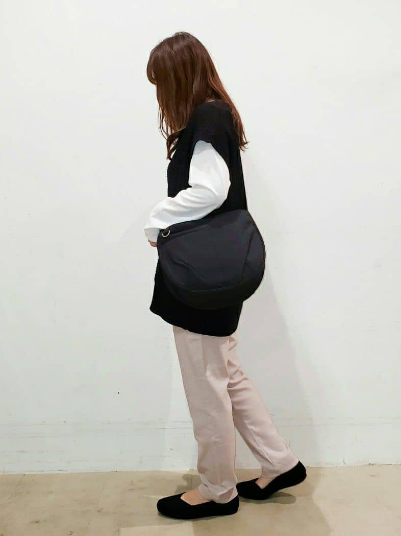TSUCHIYAさんの「SHOO･LA･RUE｜【SS-3L/無理せずスリム】 ぐんぐん伸びる イージーテーパードパンツ」を使ったコーディネート