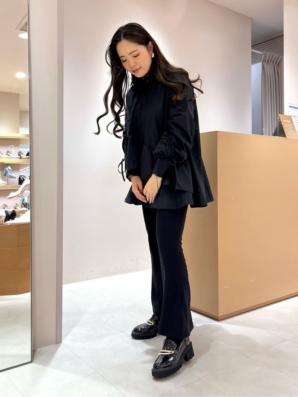 aya.oさんの「ESPERANZA｜チェーン＆パール調モチーフローファー 24SS」を使ったコーディネート