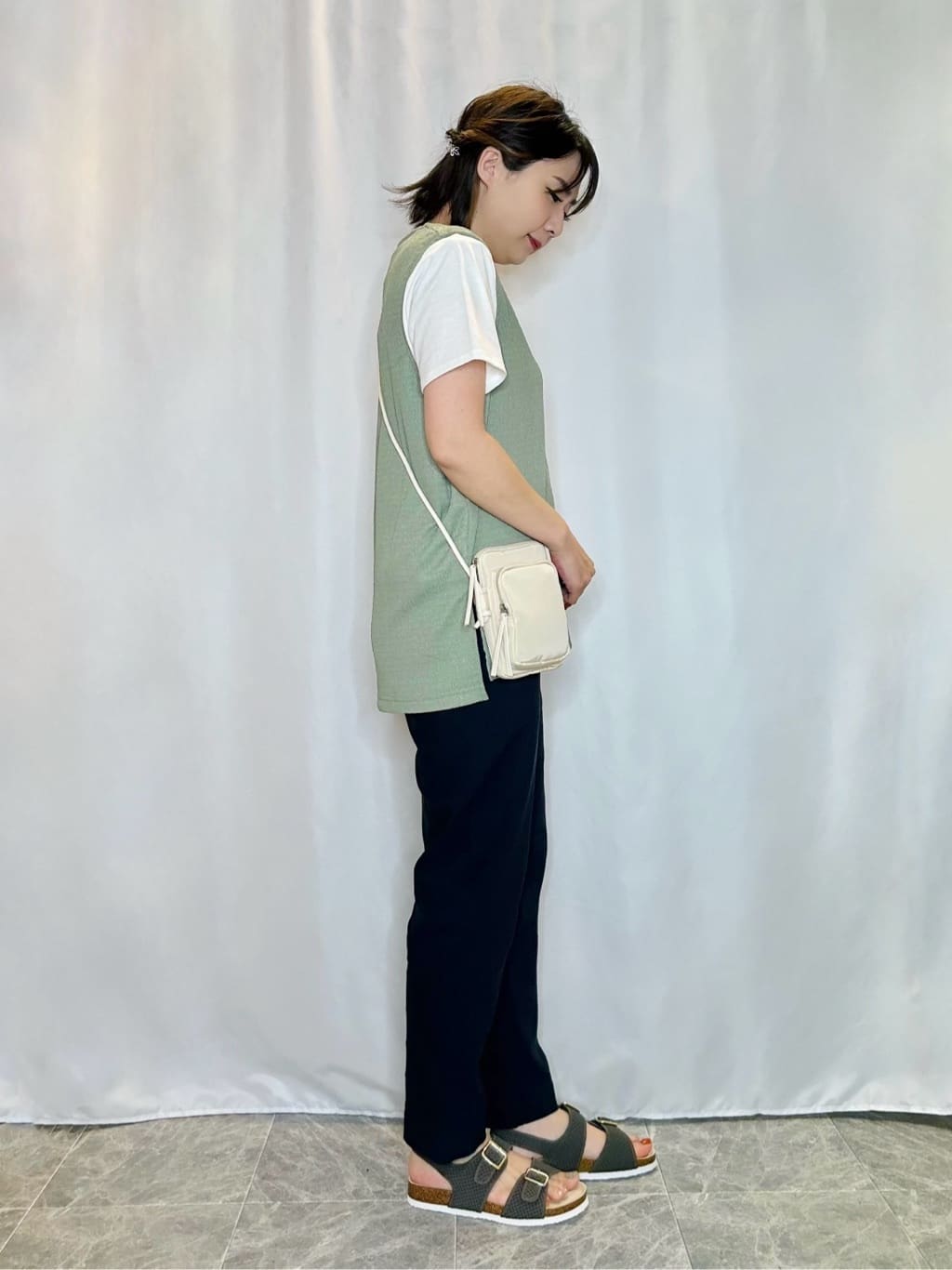 ネリさんの「SHOO･LA･RUE｜【SS-3L/無理せずスリム】 ぐんぐん伸びる イージーテーパードパンツ」を使ったコーディネート