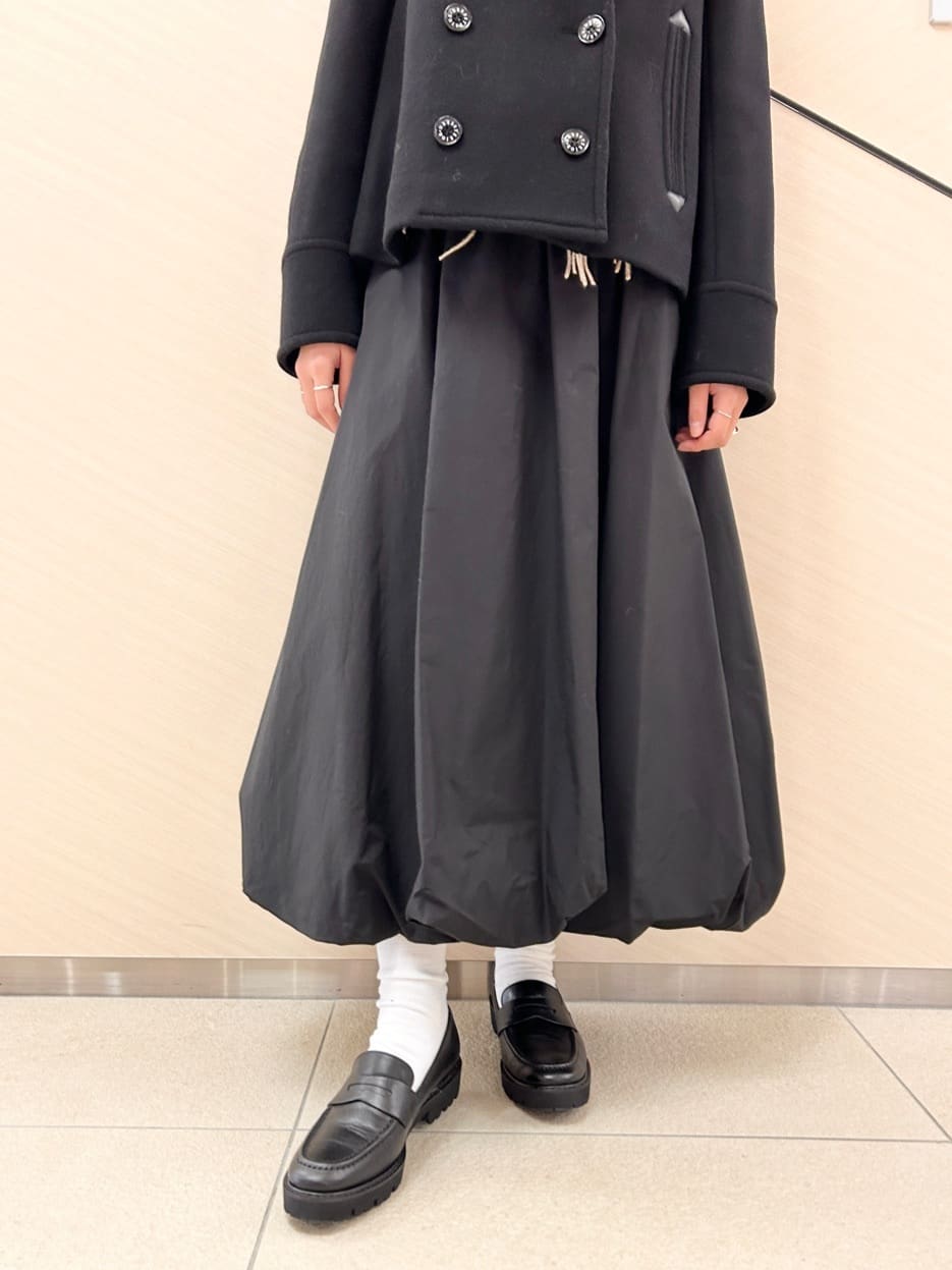 OCHIAIさんの「DRESSTERIOR｜オーバーラップサークル カシミヤ100%マフラー」を使ったコーディネート