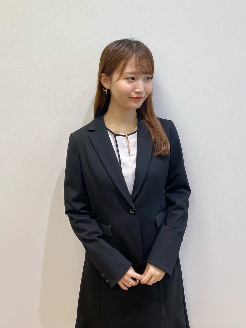 みさかさんの「index｜《5色展開／XS-LLサイズ》ストレッチテーラードジャケット／セットアップ対応【イージーアイロン】」を使ったコーディネート