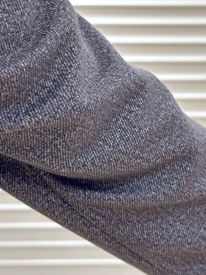 イッシーさんの「TAKEO KIKUCHI｜【DOWN FABRIC】ダウンファブリック ドレスパンツ / セットアップ対応」を使ったコーディネート