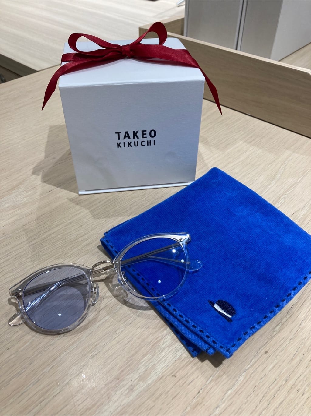 KDDさんの「TAKEO KIKUCHI｜【Made in JAPAN】タオルハンカチ」を使ったコーディネート
