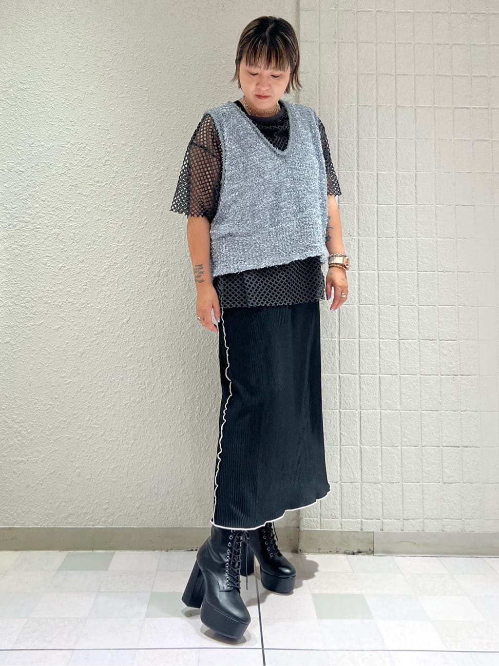 TAKAさんの「ESPERANZA｜【ラク盛り／ショートブーツ】リピーター続出／脚長美脚　厚底レースアップブーツ」を使ったコーディネート