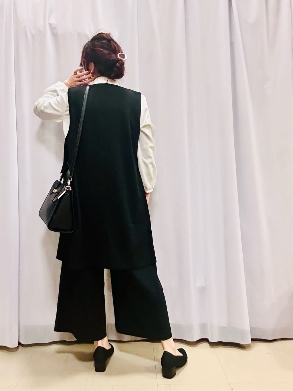 fuuさんの「SHOO･LA･RUE｜【通勤/デイリー/セットアップ可】マルチに使える カットジョーゼット ワイドパンツ」を使ったコーディネート