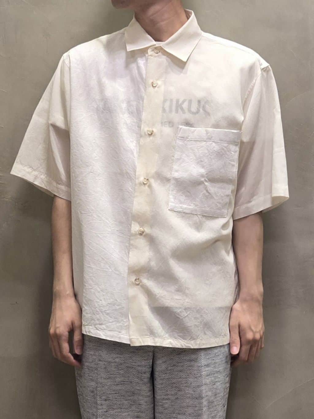 白木駆さんの「TAKEO KIKUCHI｜【尾州織】リネンブレンド メッシュパンツ」を使ったコーディネート