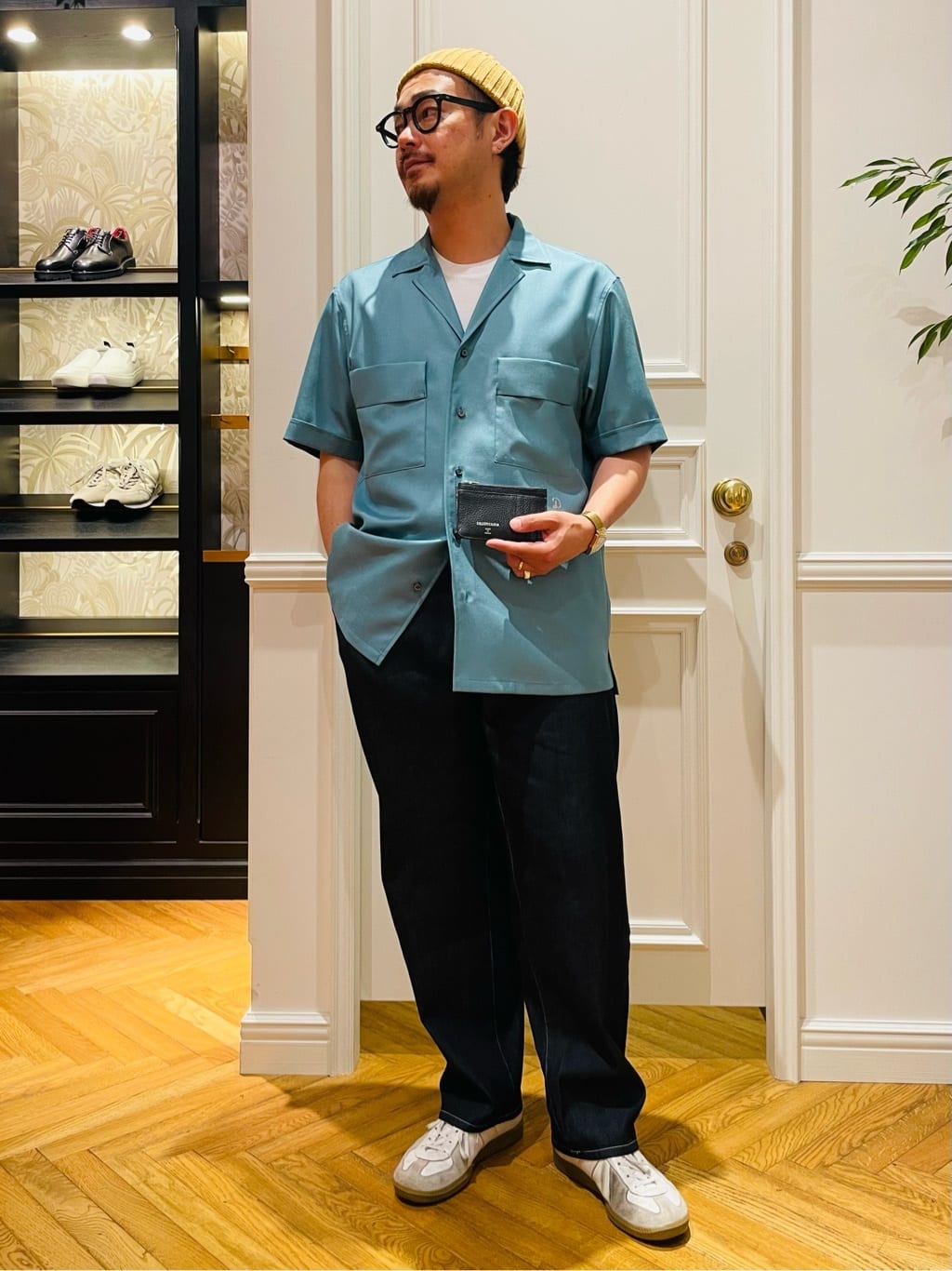 鶴田大士さんの「DRESSTERIOR｜コイン and カード レザーケース」を使ったコーディネート