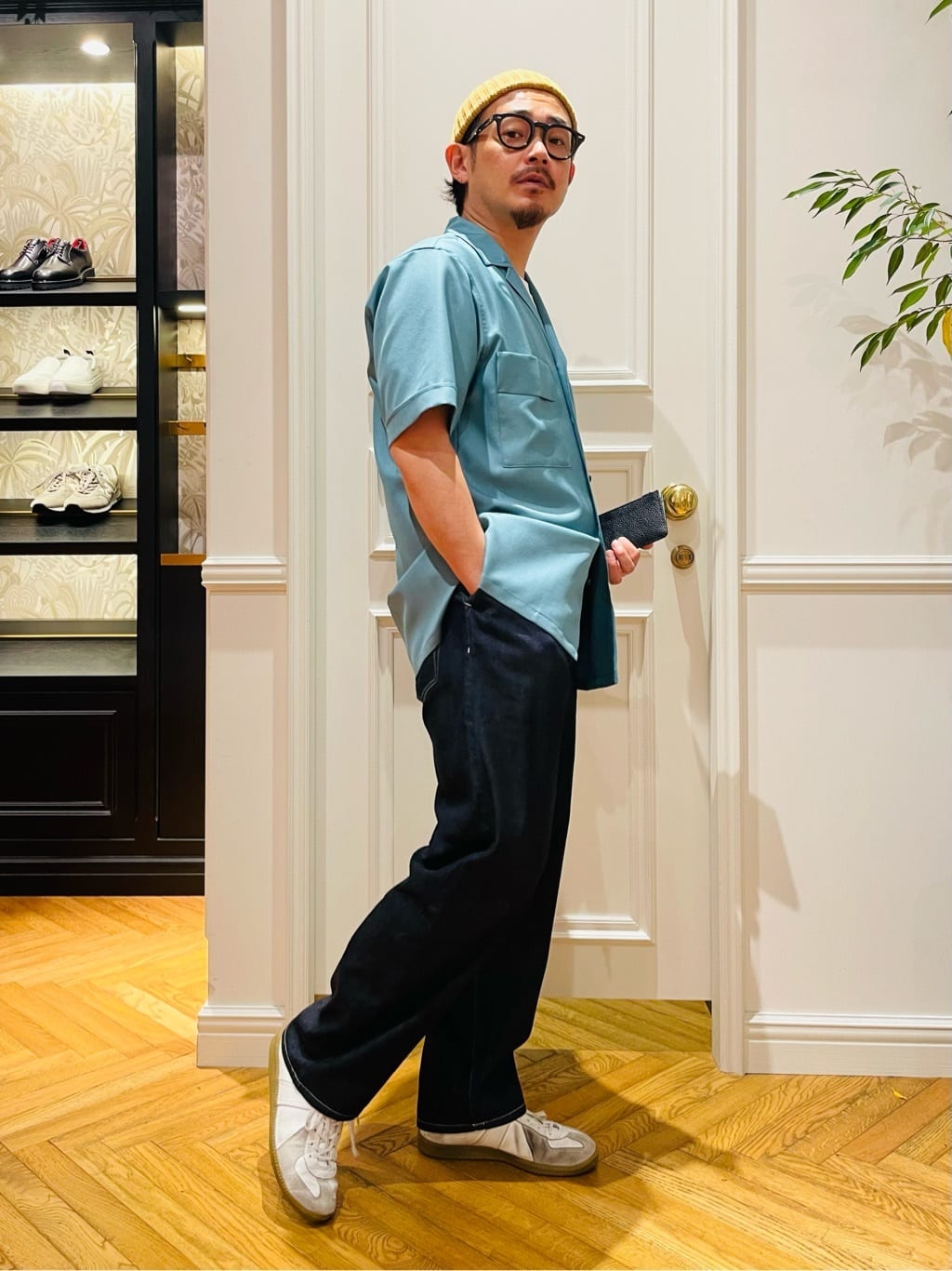 鶴田大士さんの「DRESSTERIOR｜コイン and カード レザーケース」を使ったコーディネート
