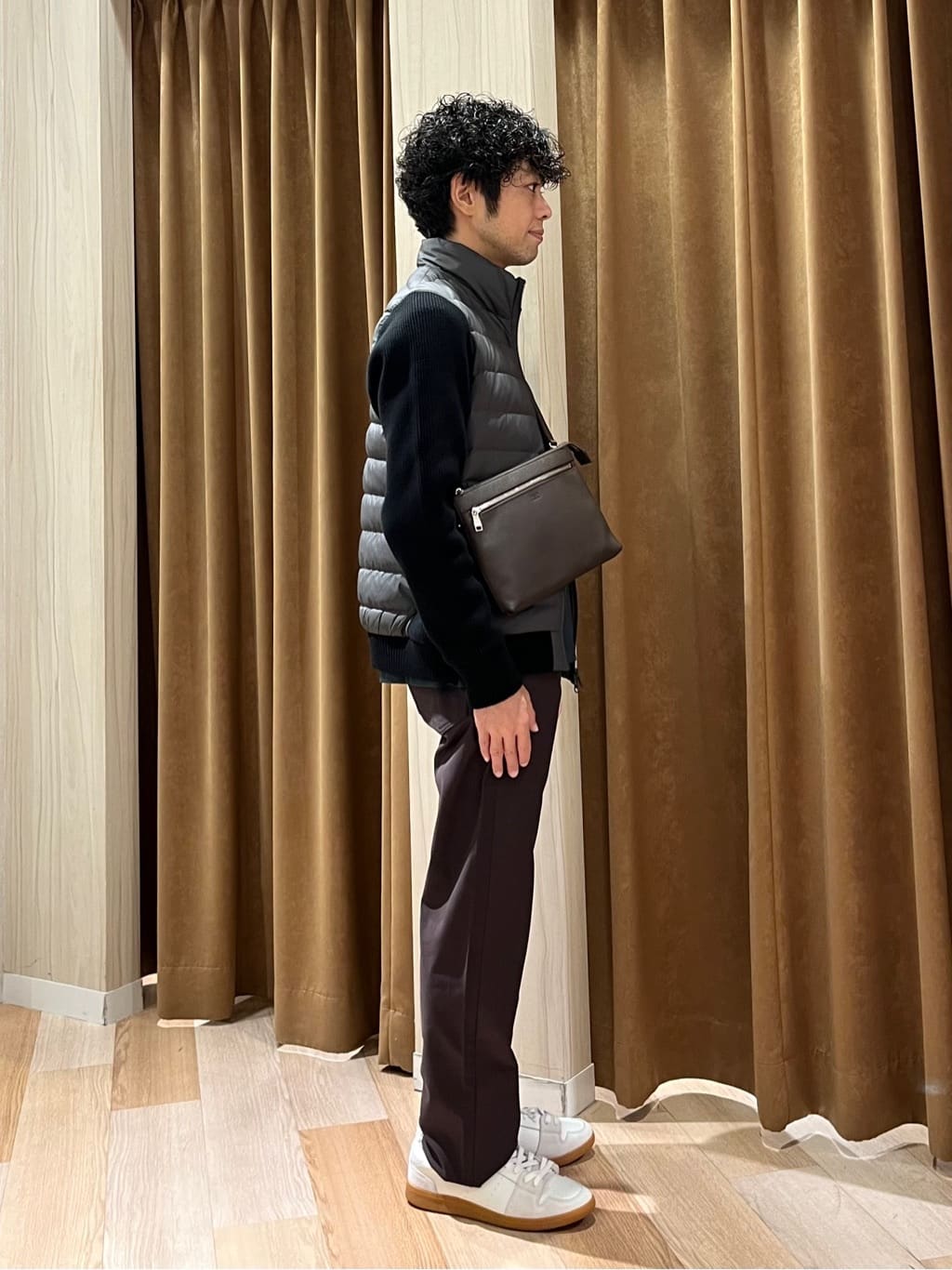 URAさんの「TAKEO KIKUCHI｜【Made in JAPAN】播州織 ストレッチ パンツ」を使ったコーディネート