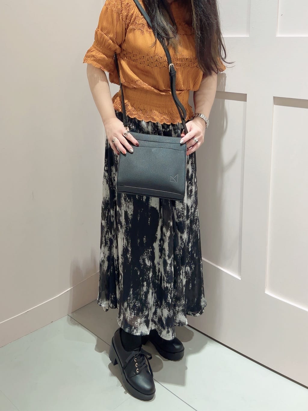 りえさんの「ESPERANZA｜厚底レースアップパンプス」を使ったコーディネート