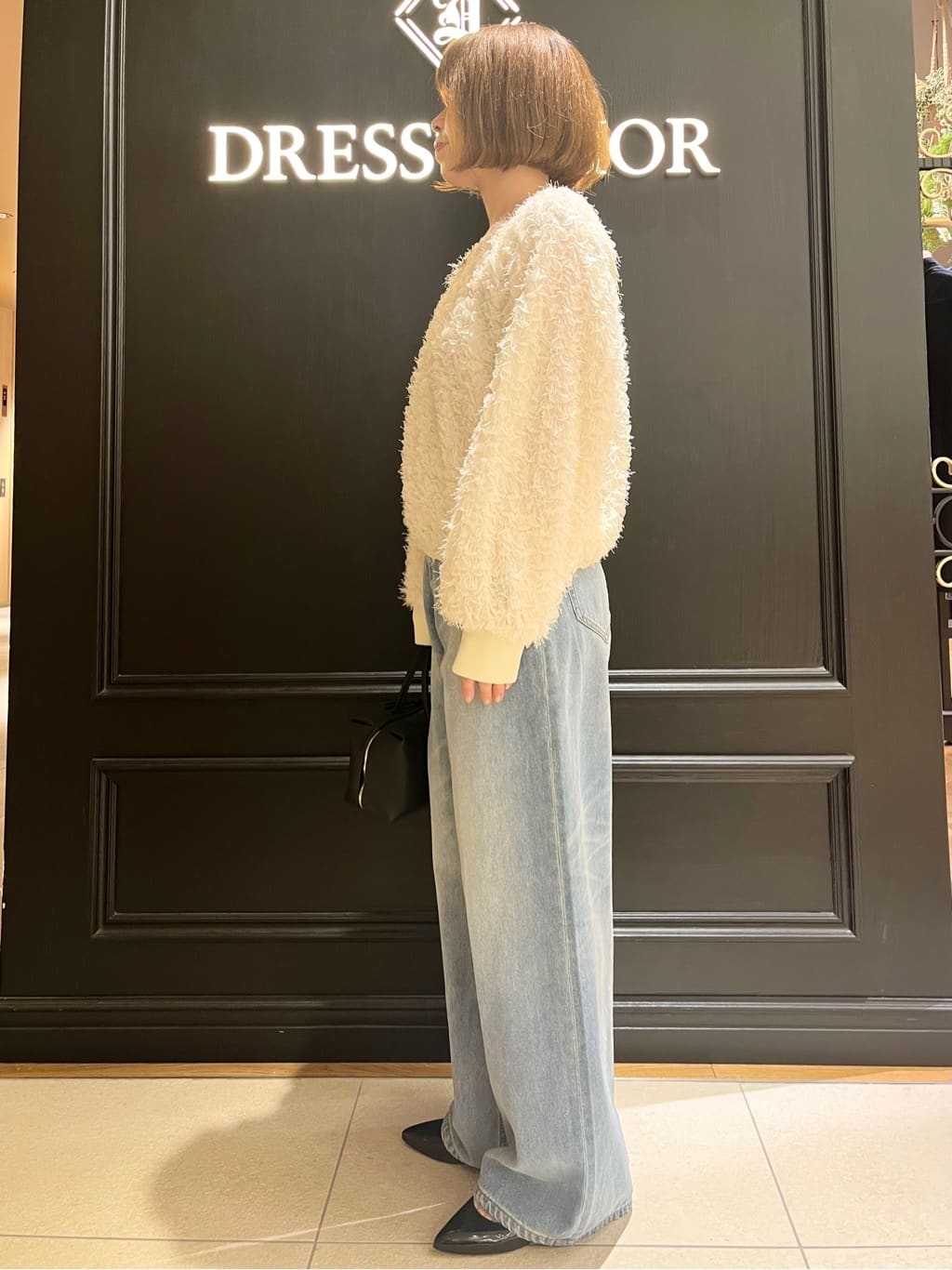 yahataさんの「DRESSTERIOR｜ヴィンテージ加工ワイドデニムパンツ」を使ったコーディネート