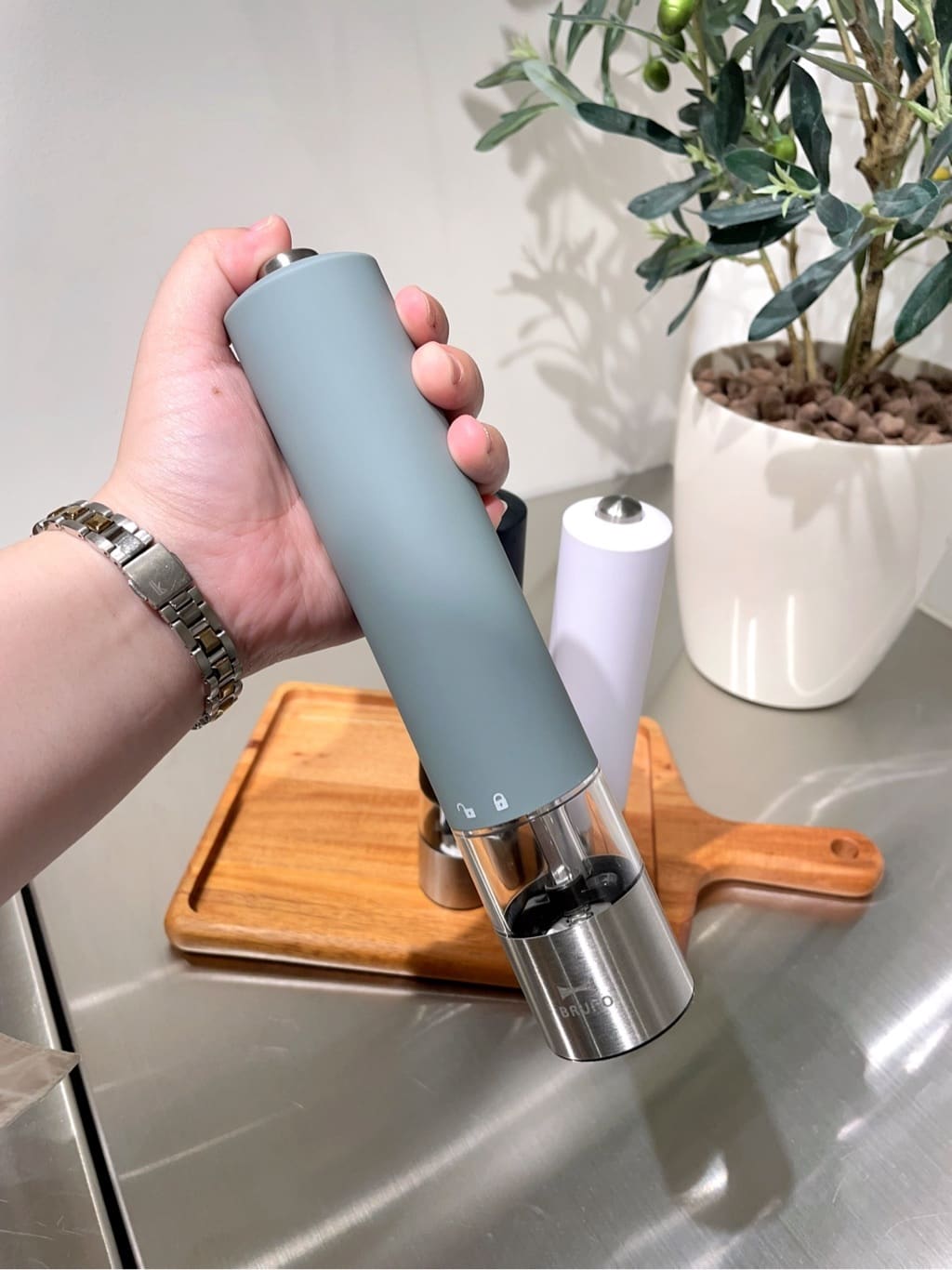 まのちゃんさんの「212 KITCHEN STORE｜LEDライト付スパイスミル WH ＜BRUNO ブルーノ＞」を使ったコーディネート