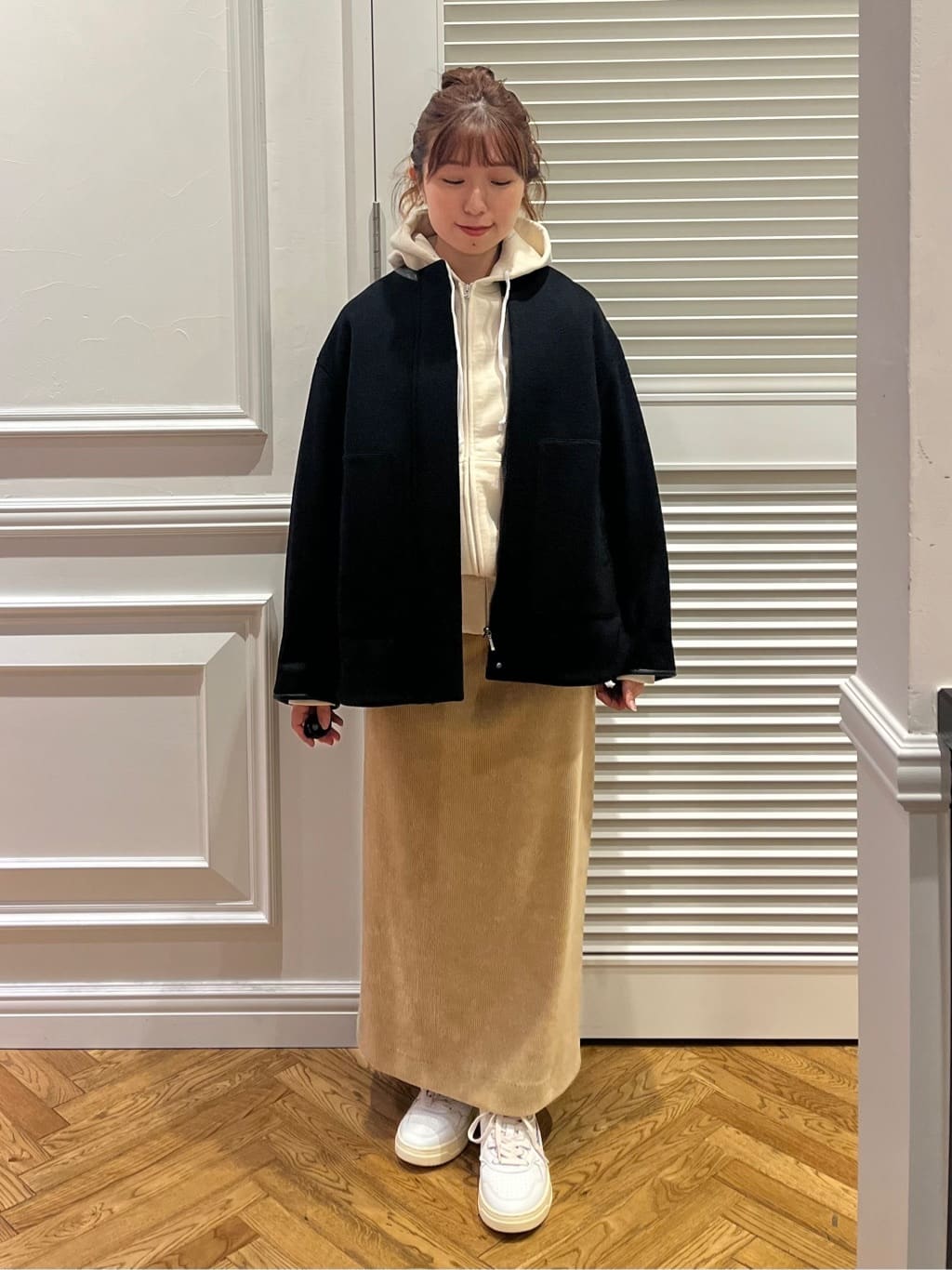 つじ まこさんの「DRESSTERIOR｜◆コーデュロイイージースカート」を使ったコーディネート