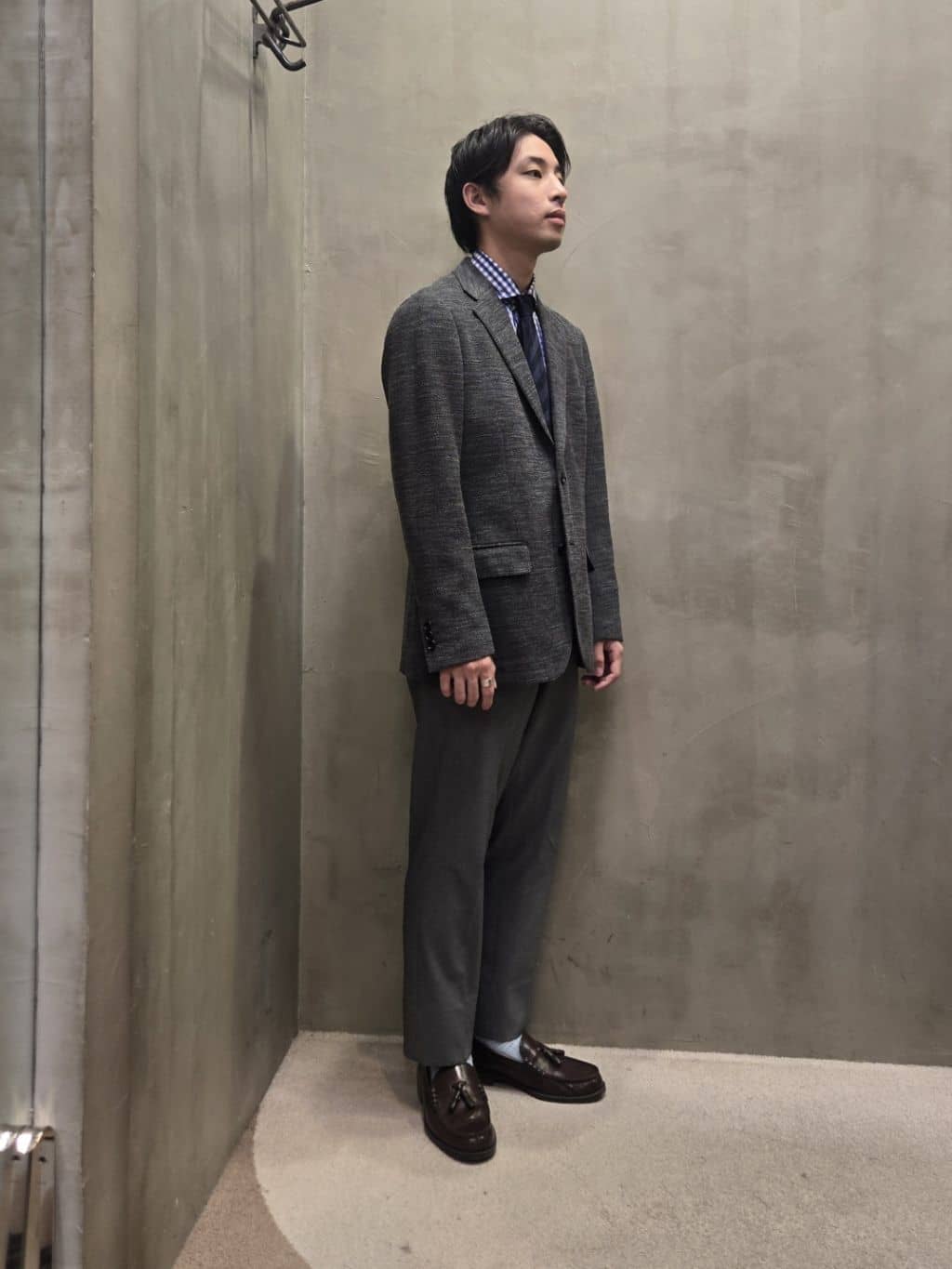 白木駆さんの「TAKEO KIKUCHI｜【Made in JAPAN】TANGOストライプ ネクタイ」を使ったコーディネート