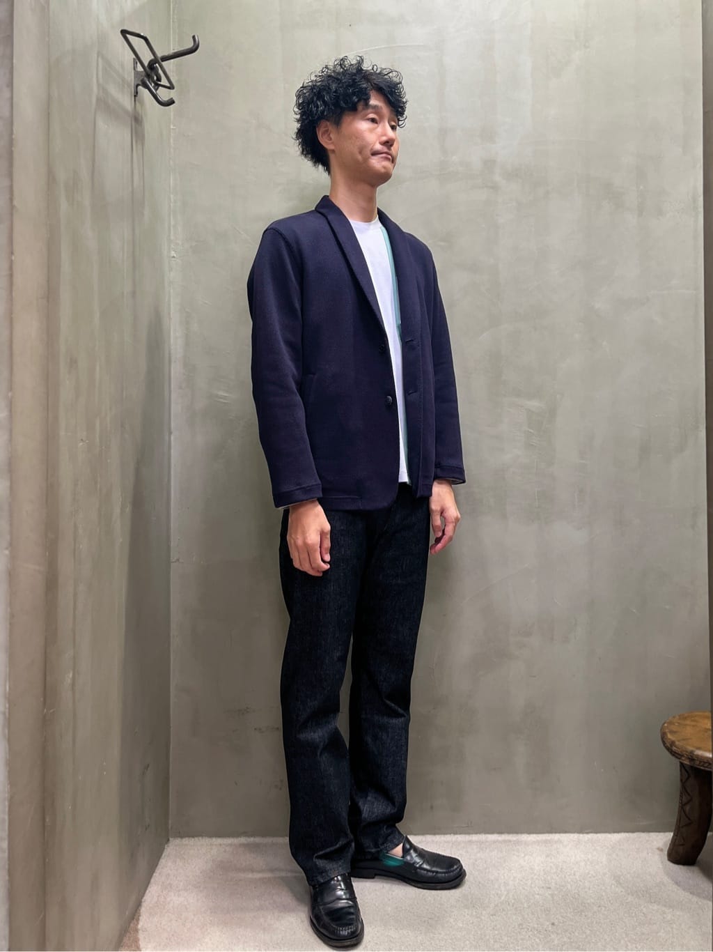 mutoさんの「TAKEO KIKUCHI｜【モンスターストレッチ】日本製 ワンウォッシュ デニムパンツ」を使ったコーディネート
