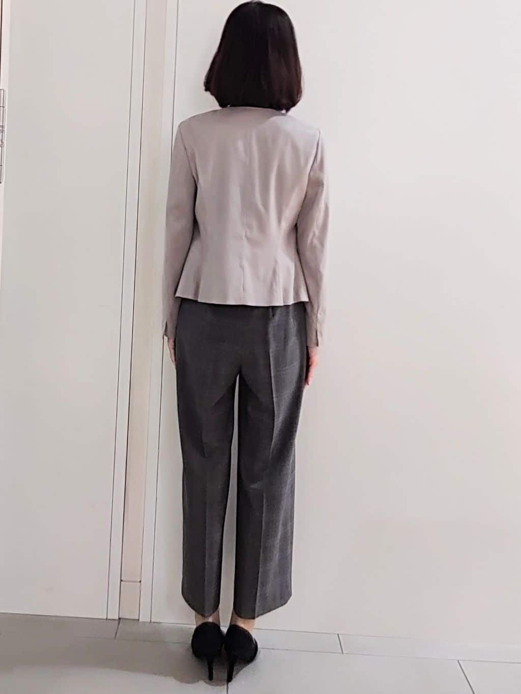 tocoさんの「COUP DE CHANCE｜【一枚着／ジャケットイン】女性らしい細ボウタイブラウス」を使ったコーディネート